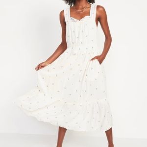 Sleeveless Waist-defined embroidered Maxi Dress